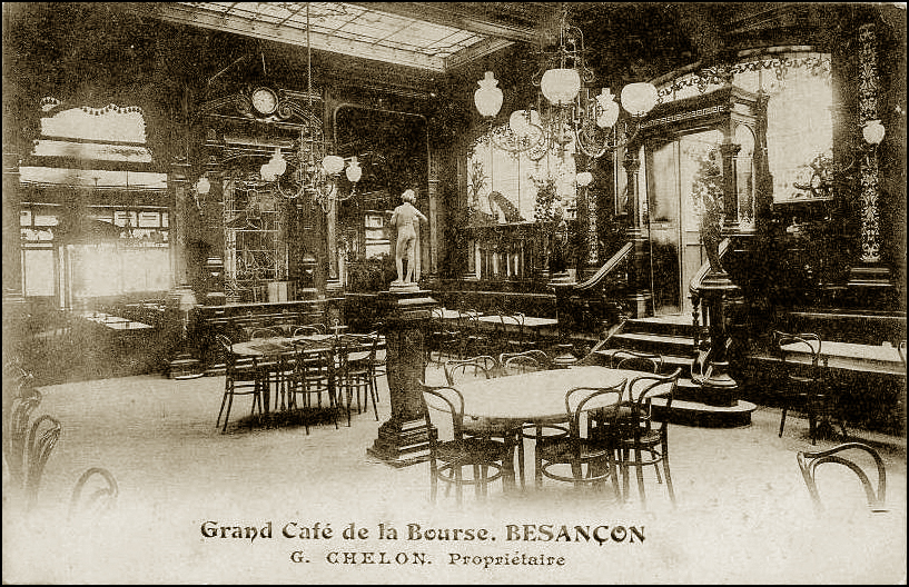 5 Estatua por detras