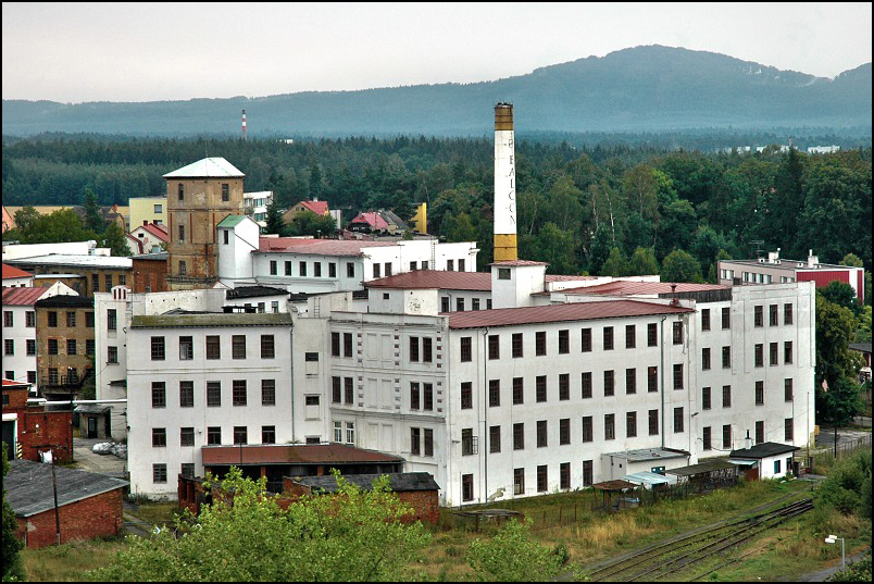 foto de 2010 puede leerse falcon en la chimenea