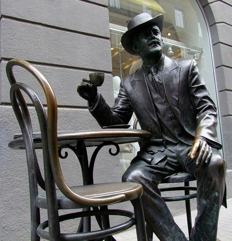 6 monument-to-vladislav-gorodetsky-46-1447331319