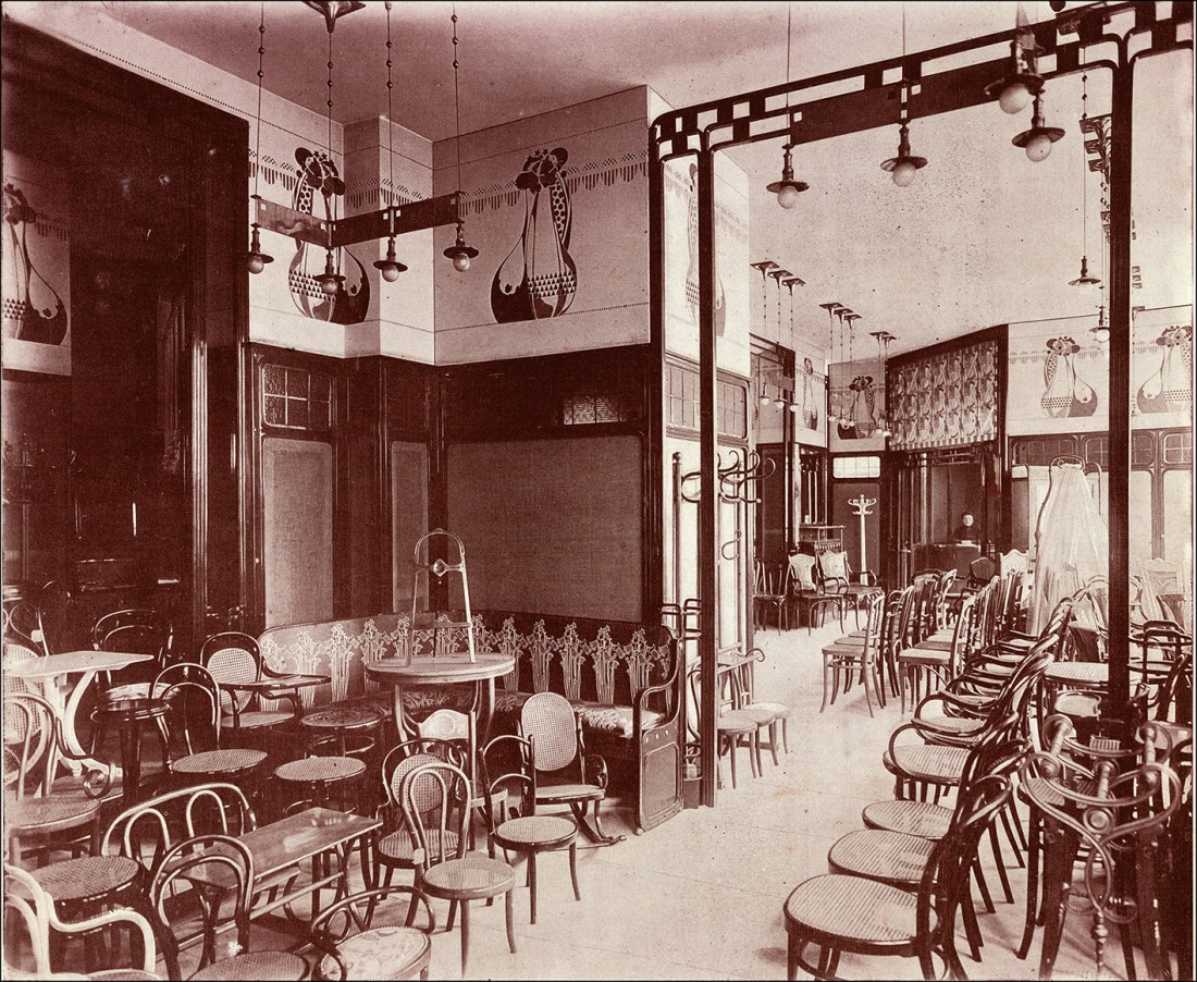 4 Interior de la tienda paris grande